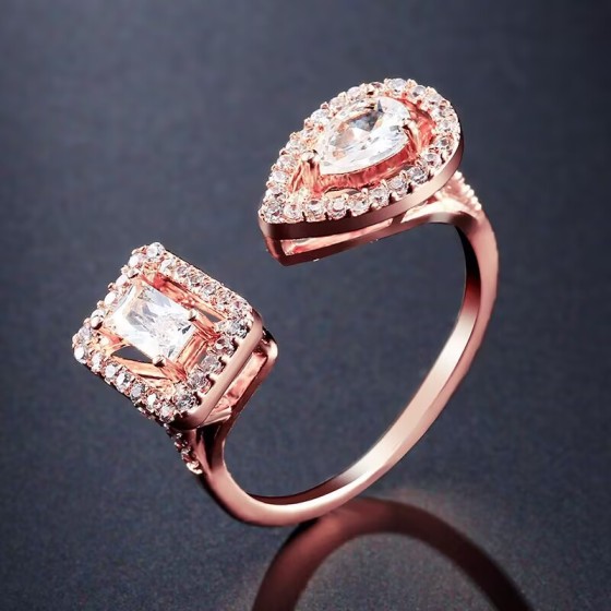 Ins-style zircon two-diamond ring